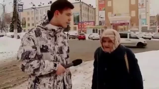 Бабка и лужа, Киров/Grandma and puddle, Kirov.