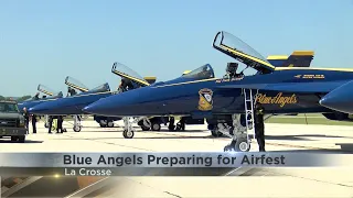 Blue Angels pilot and crewmember share what they love about the job