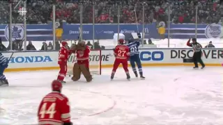 Tyler Bozak's Winter Classic Goal - Maple Leafs at Red Wings - 01/01/2014