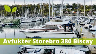 Avfukter montert i båt Storebro Royal Cruiser 380 Biscay. Arida Pro S12. Tørr båt hele året.