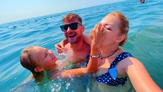 VLOG Собираем чемоданы ! Отдых в Крыму в 2022 году ! Решили погулять в парке Алушты ! @MiliVanilly