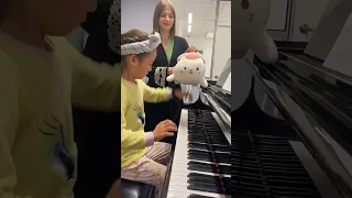 Her staccatos were instantly better! 🫡😍👏🏻 #pianolesson #classicalmusic #piano #pianostudent