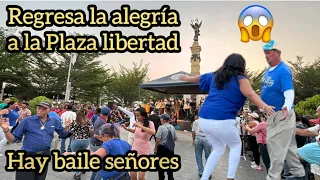 Regresa el Baile a la Plaza libertad ( solo por Hoy ) 😱😱😱😱