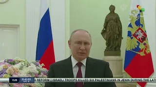 Russia: Vladimir Putin pays tribute to women