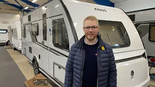 Se med - Søren viser rundt i Knaus Südwind 500 QDK en fantastisk campingvogn med køjer