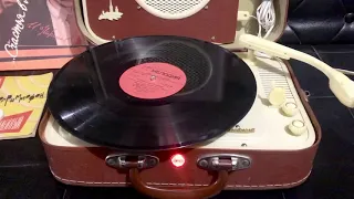 Ламповый проигрыватель пластинок радиограммафон РГ-3 Юбилейный 1962 г