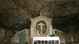 La Sainte Baume - GROTTO de Sainte Marie Madeleine & Basilica: Ave Maria from the grotto