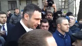 Vitaliy Klitschko Confronted by Pro-Russian Protesters in Kharkiv