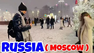 [4K]HEAVY SNOWFALL IN MOSCOW, Walk along Arbat Street on the eve of CHRISTMAS AND NEW YEAR in Moscow