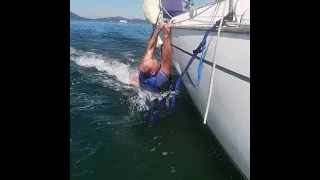 SINGLEHANDED MAN OVERBOARD SELF-RESCUE SHORT #sailing #singlehandedsailing #boat