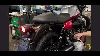 video how to mount the Agostini rearsets for the V7 850 in all versions
