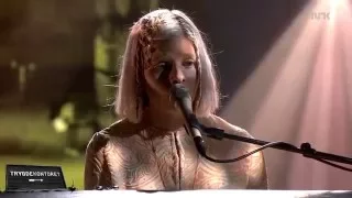 Aurora - «Life on Mars» (David Bowie)