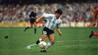 Maradona - 10 bàn thắng để đời