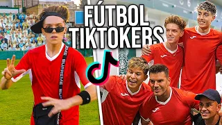 El Rulas jugando al Fútbol ⚽ (Partido de Tiktokers) - Animalize21