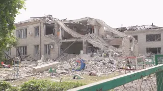 Пошкоджені будинки та заклад освіти: ворог завдав декількох ударів по Покровську