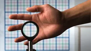 गायब/अदृश्य हो पाने का विज्ञान - Science and Illusion of an Invisibility Cloak
