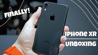 IPHONE XR REVIEW AND UNBOXING