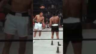 Бой против Листона, который сделал Мухаммеда Али известным. #muhammadali #бокс #мухаммедали #shorts