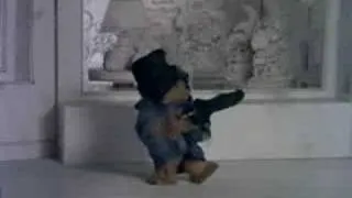 Paddington Bear, Singing in the rain