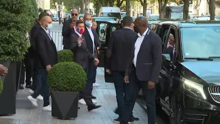 Football: Messi leaves Paris hotel for presentation at Parc des Princes | AFP