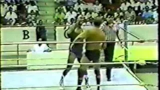 WWC: Carlos Colón vs. Leo Burke (1989)