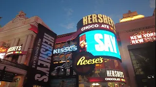 Walking Strip from NY NY to the tram at park MGM