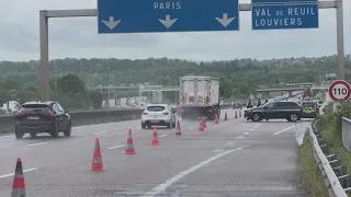 Two prison guards dead, 3 other injured after gunmen ambush prison van in France