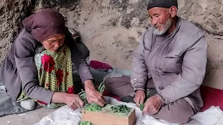 Primitive Life | Old Lovers Find Peace in Cave Living | Village Life Afghanistan (2)