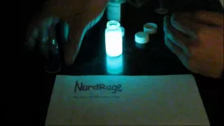 Make a glow stick reaction with real chemicals