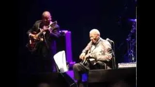 BB King - Rock Me Baby (Rio de Janeiro Setembro 2012 VIVO RIO)