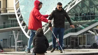 Will People Help a Blind Man 🥺 - Social Experiment