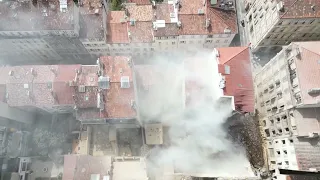 Effondrement d'un immeuble à Marseille : les images spectaculaires de la rue de Tivoli