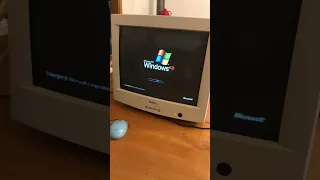 Childhood memories: Windows XP booting on tube screen