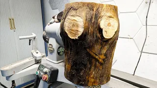 DON'T make EYE CONTACT!! : Woodturning a Haunting Monkey Puzzle Tree Bowl.