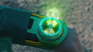 Ben 10 Scans a Transformer!