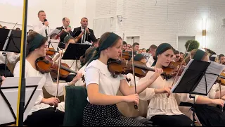 Украинцы певчий народ! Сильное исполнение «От погибели спасла…» На масштабном молодежном украинцев