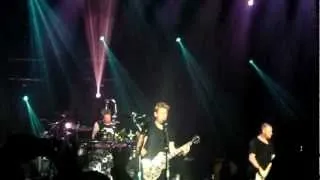 Nickelback - "Trying Not To Love You" Live 2012 (HD)