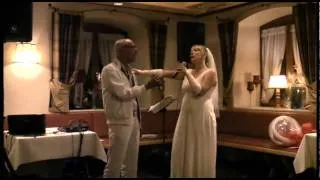 Vjeruj u Ljubav singing by my dad and me at my wedding