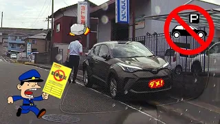 C-HRで歩道を占拠する男性