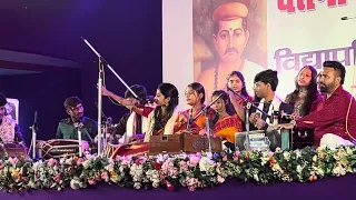 #SHARE this Video Maithili Thakur at her best at Patna with Kilkari students Vivaah Geet !