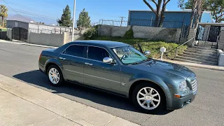 2005 Chrysler 300c walk around and start up with flowmaster 40 series