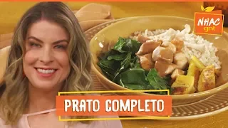 Arroz com cogumelo, couve, banana, frango e molho de amendoim | Rita Lobo | Cozinha Prática