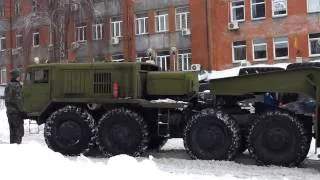 МАЗ 537 буксует на снегу Военнная техника России Грузовики и вездеходы