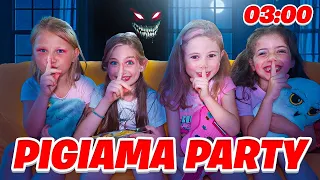 PIGIAMA PARTY CON I NOSTRI AMICI DI SCUOLA DI GIORGIA ALLE 3 DI NOTTE IN CASA ! STORIA DI PAURA!