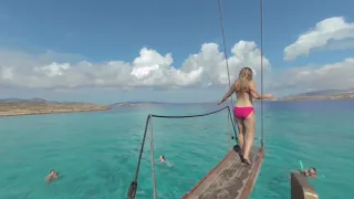 VR 3D Travel Experience: Jumping off a sail boat and swimming in Paros, Greece (MUST SEE)