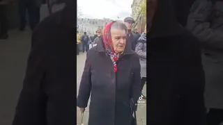 Я не верю никому! Что президент спасет страну! Бабушка про Путина и Россию!