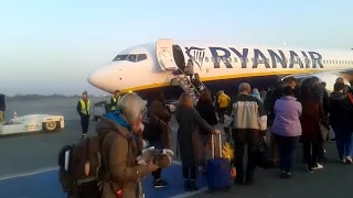 Посадка на лоукост Ryanair; -Познань-Киев