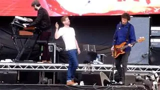 Kaiser Chiefs - Everyday I Love You Less And Less - Emirates Stadium - London - 01.06.13