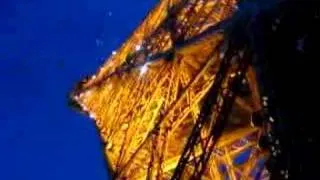 Eiffel Tower Twinkles