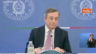 Draghi in conferenza stampa: «Tanti mi candidano per posti in giro per il mondo, ma io un lavoro...